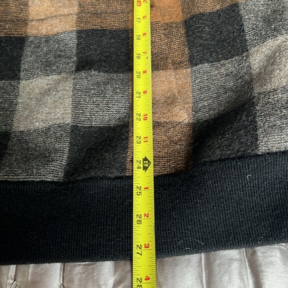 Black and Brown Zip Up Sweater with Buffalo Check Pattern - Picture 5 of 5